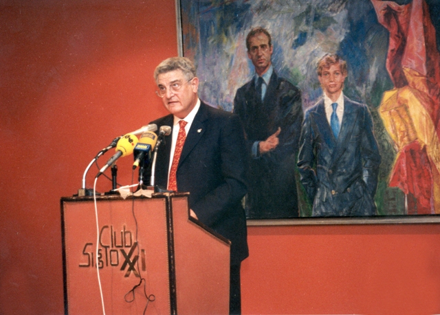 14 de febrero de 2000.- “La sociedad andaluza tiene que cambiar sustancialmente para hacer realidad un futuro mejor para todos; la Andalucía del siglo XXI tiene que ser más emprendedora y más competitiva para poder participar con garantías en el exigente mercado actual. Esta es la gran preocupación del mundo empresarial, y también nuestra gran esperanza”. Este es el mensaje fundamental de la conferencia pronunciada esta tarde por Rafael Álvarez Colunga, presidente de CEA en el Club Siglo XXI, en la que fue presentado por el secretario general del Partido Popular, Javier Arenas.